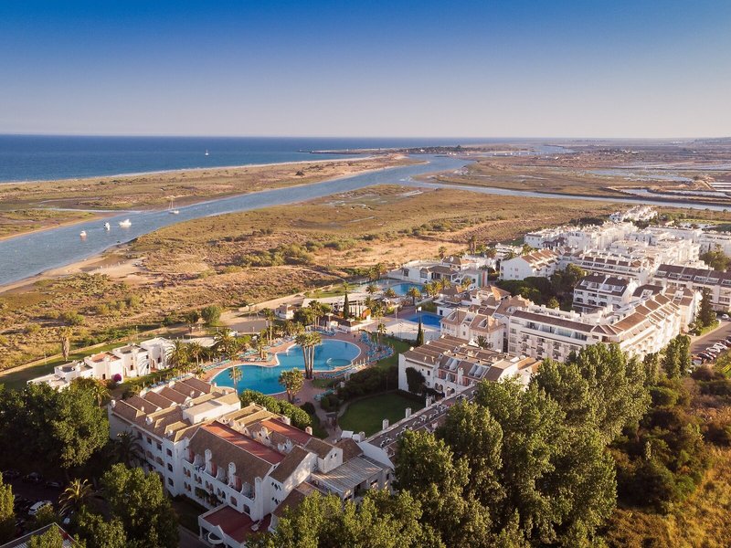 Golden Club Cabanas 2