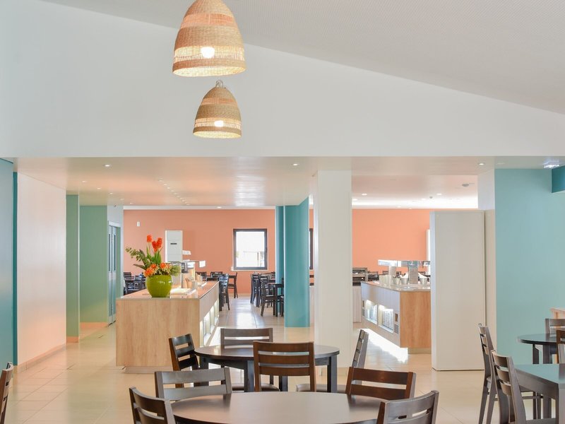 Golden Club Cabanas 22