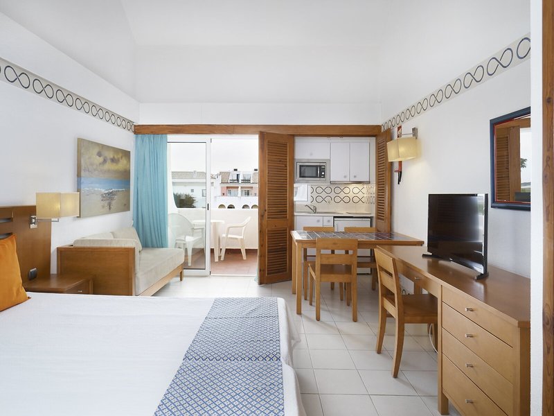 Golden Club Cabanas 42