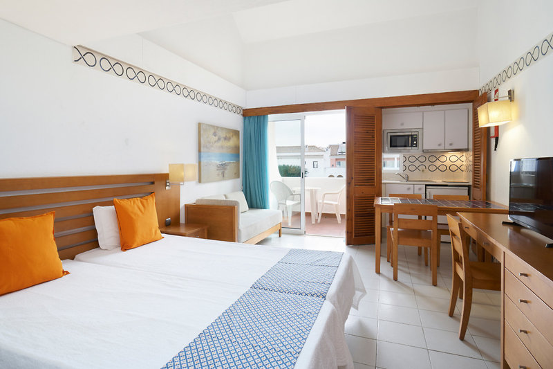 Golden Club Cabanas 2