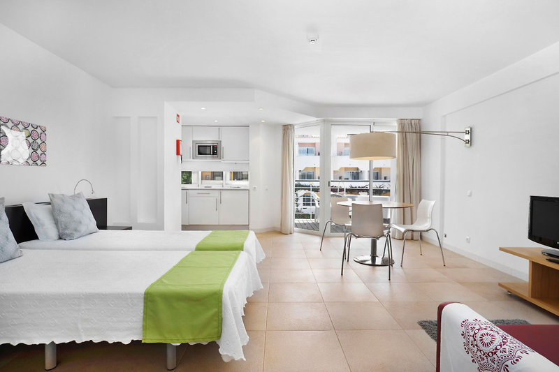 Golden Club Cabanas 3