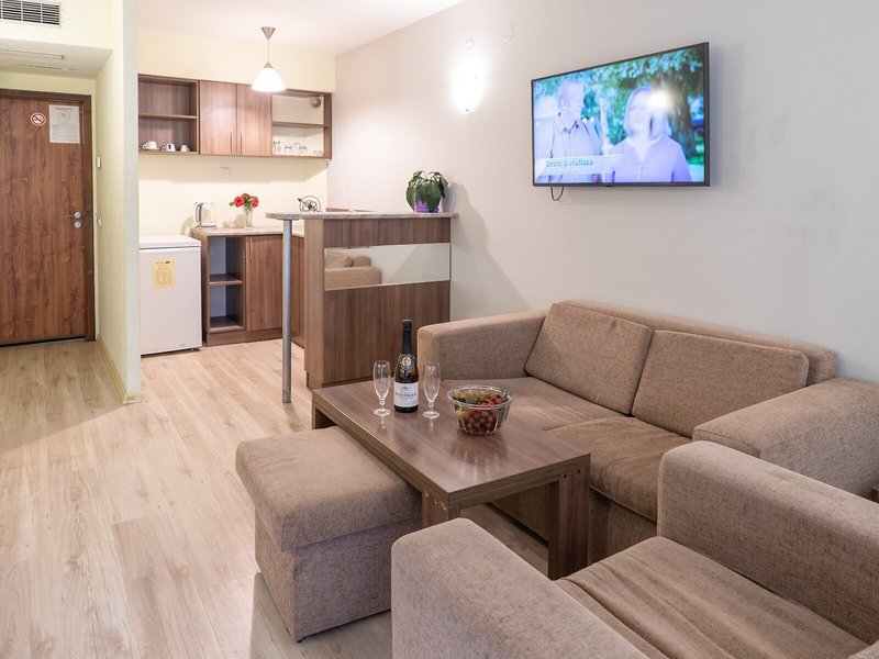 Family Hotel Gran Ivan 9