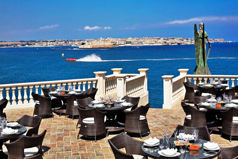 Minareto Seaside Luxury Resort & Villas 11