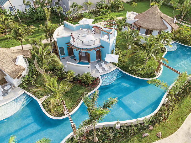 Sandals Dunn's River 16