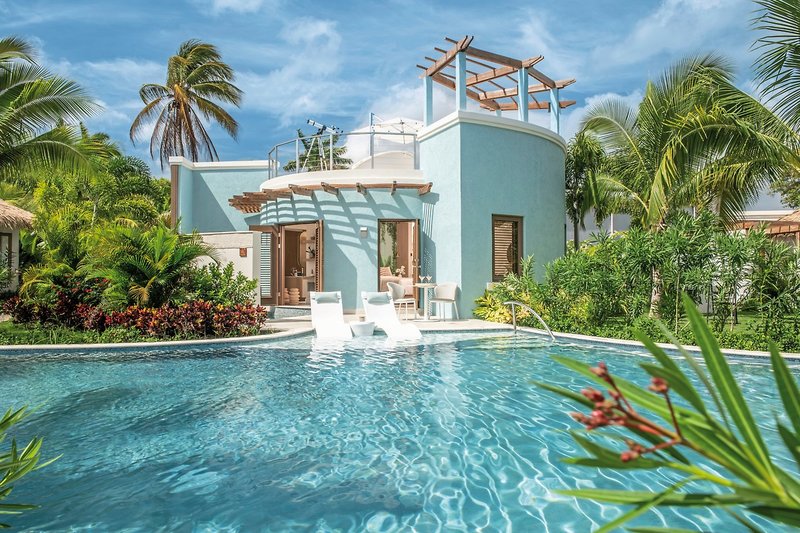 Sandals Dunn's River 17