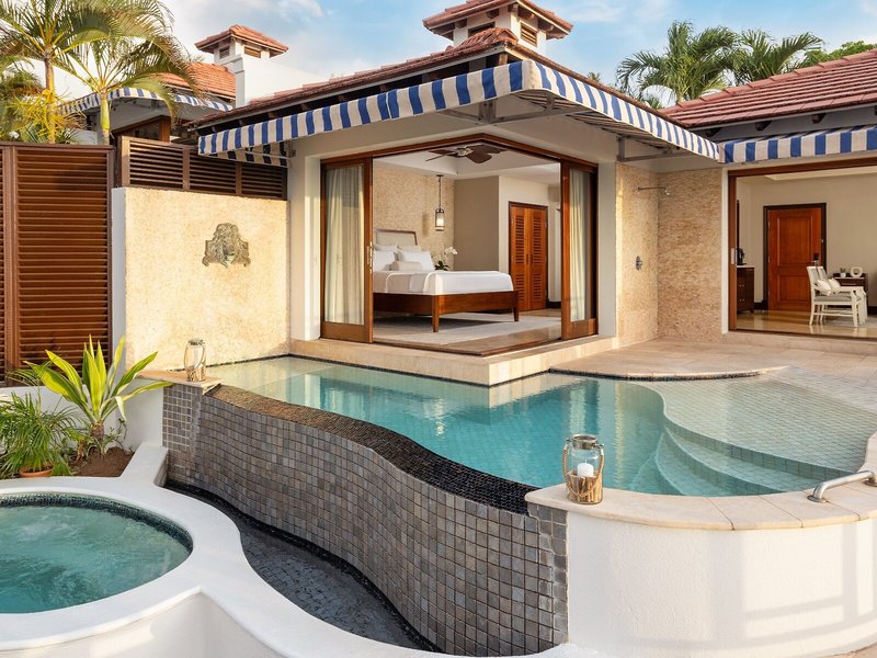 Sandals Regency La Toc 21