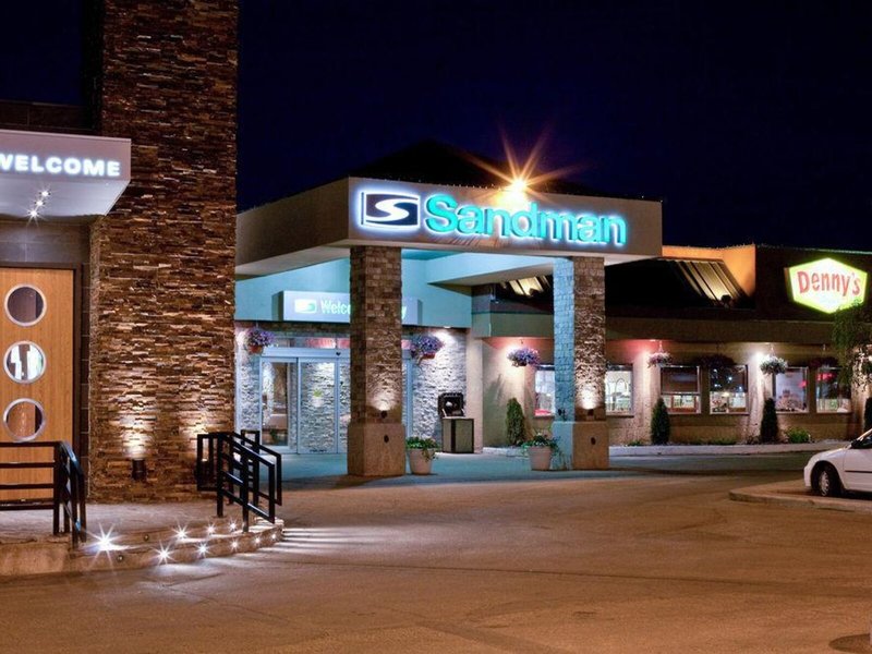 Sandman Hotel Edmonton West 3