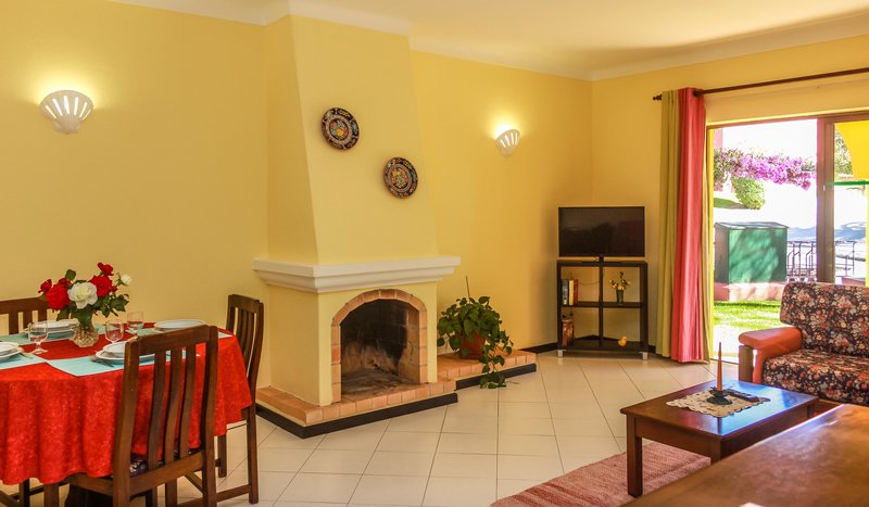 Colina Village 8