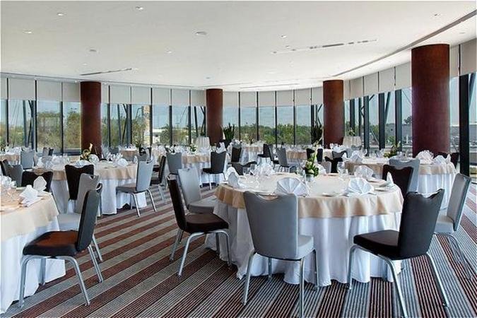 Holiday Inn Abu Dhabi 4