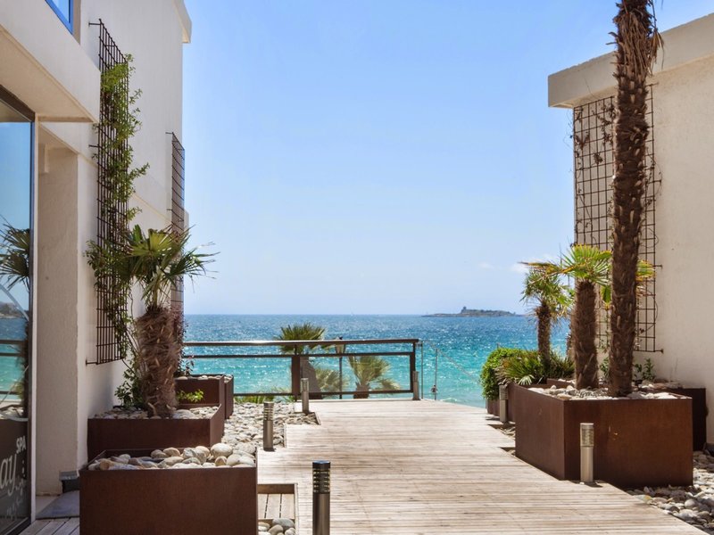 Be Live Adults Only Marivent 12