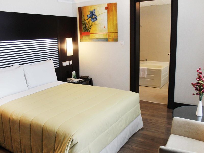 Holiday Villa Hotel & Residence Doha 35