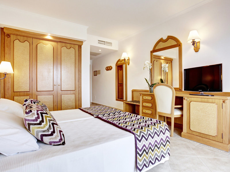 Grupotel Santa Eulària & Spa 32