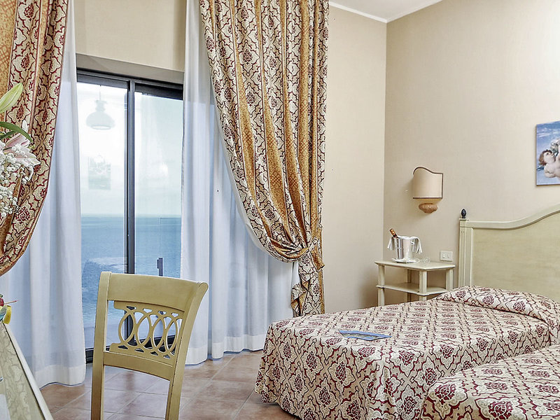 Hotel Santa Lucia Le Sabbie d'Oro 2