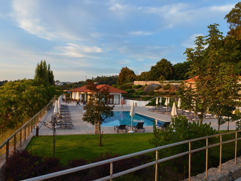 Pousada Mosteiro Guimarães, Monument Hotel & SLH 11