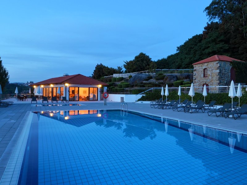 Pousada Mosteiro Guimarães, Monument Hotel & SLH 16