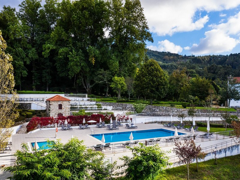 Pousada Mosteiro Guimarães, Monument Hotel & SLH 18