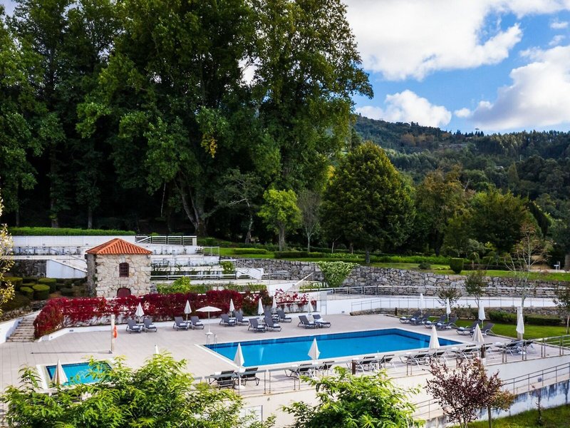 Pousada Mosteiro Guimarães, Monument Hotel & SLH 21
