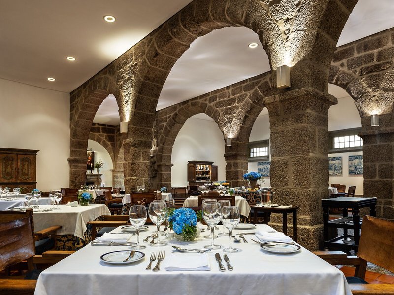 Pousada Mosteiro Guimarães, Monument Hotel & SLH 26