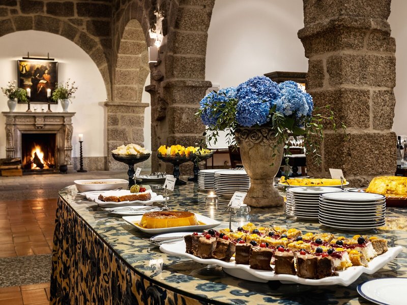 Pousada Mosteiro Guimarães, Monument Hotel & SLH 29