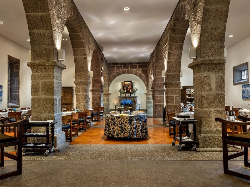 Pousada Mosteiro Guimarães, Monument Hotel & SLH 34