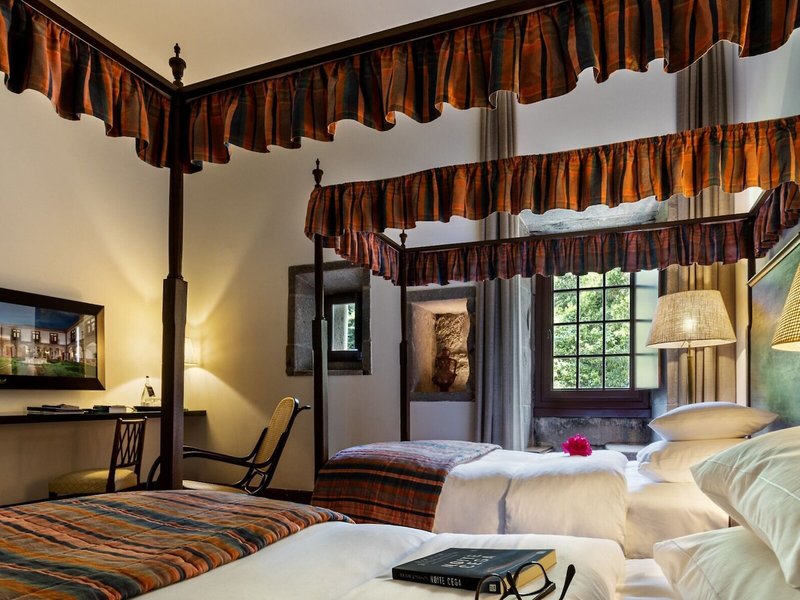 Pousada Mosteiro Guimarães, Monument Hotel & SLH 45