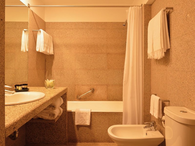 Pousada Mosteiro Guimarães, Monument Hotel & SLH 50