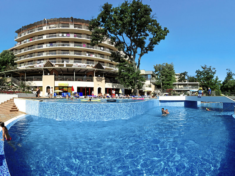 Kristal Goldstrand 2 - Exterior