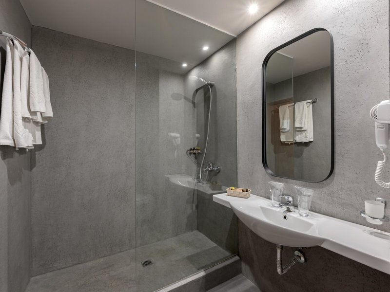 Kristal Goldstrand 46 - Room Example