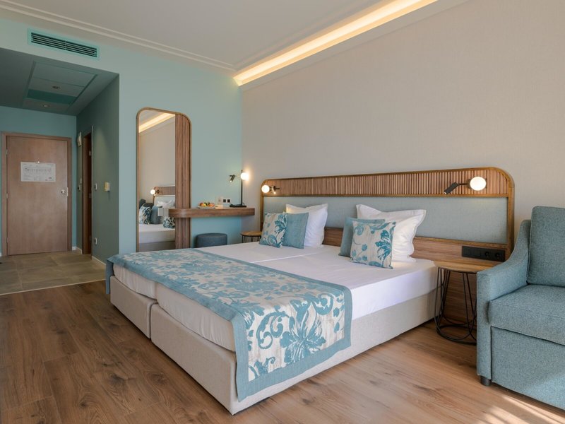 Kristal Goldstrand 48 - Room Example