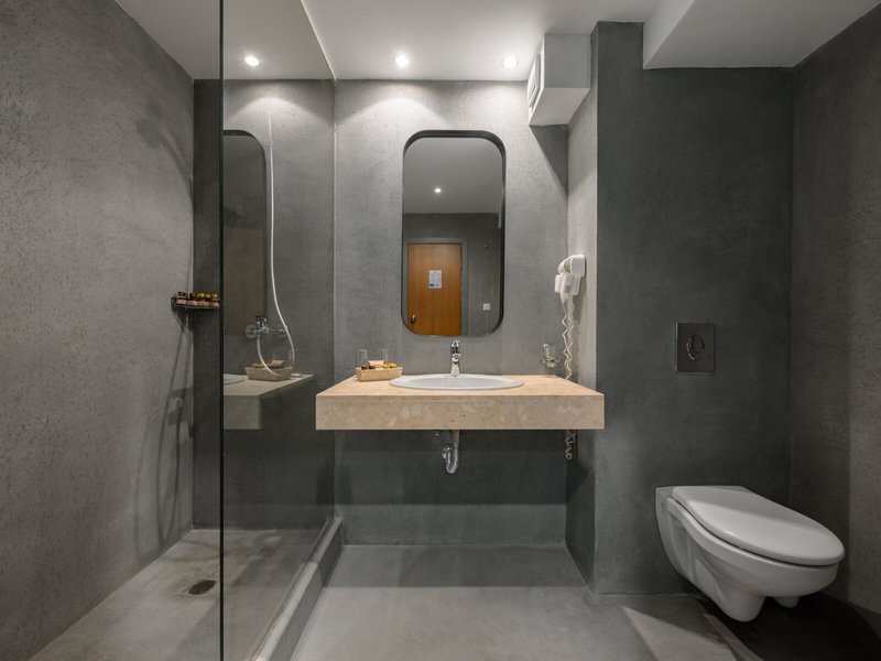 Kristal Goldstrand 49 - Room Example