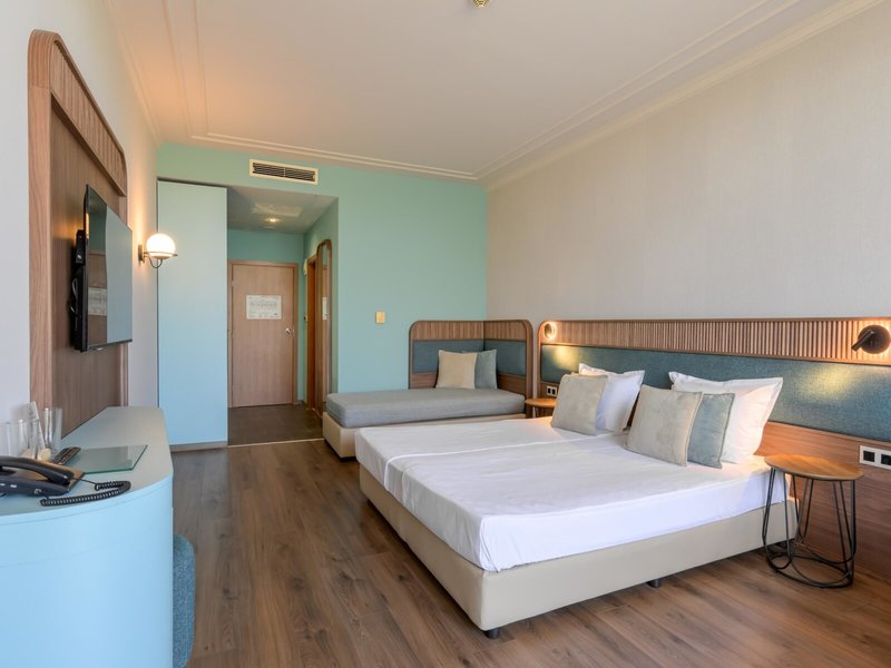 Kristal Goldstrand 50 - Room Example