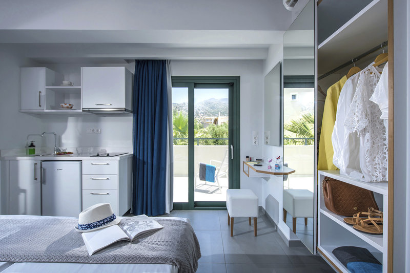 Kristalli Hotel Apartments 11