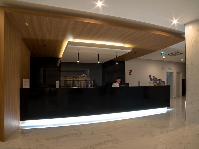 Apartamentos Turisticos Flor da Rocha 5