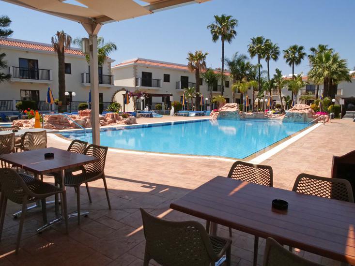 Loutsiana Hotel Apts 3