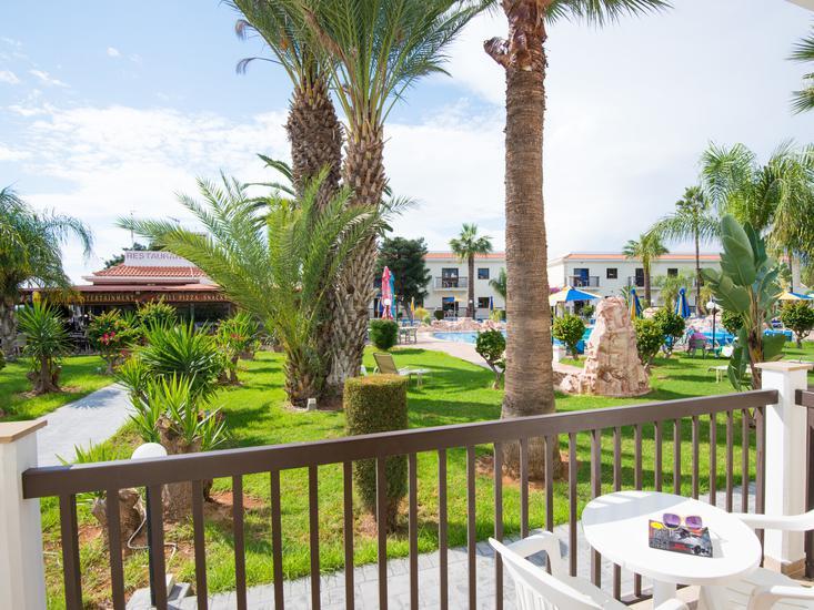 Loutsiana Hotel Apts 4