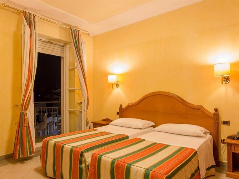 Mariano IV Palace 22