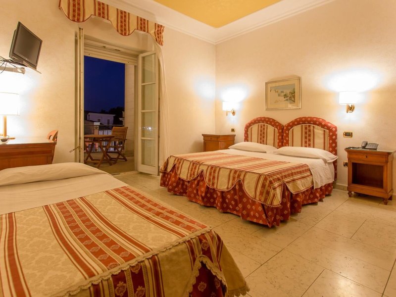 Mariano IV Palace 24