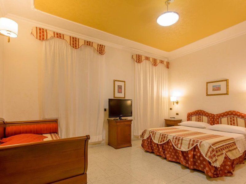 Mariano IV Palace 28