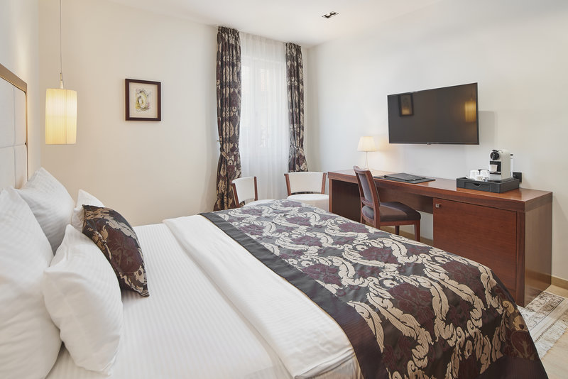 Marmont Heritage Hotel 19