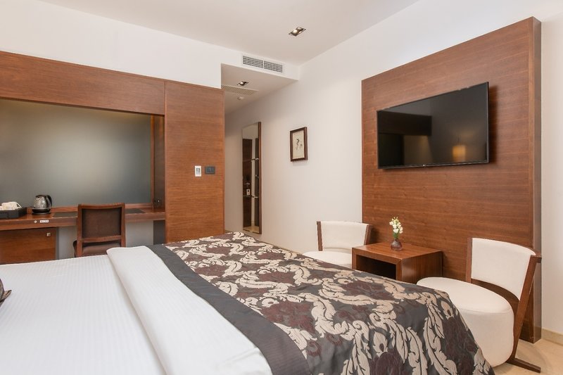 Marmont Heritage Hotel 26