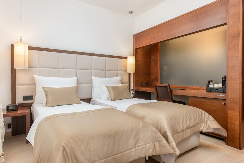 Marmont Heritage Hotel 28