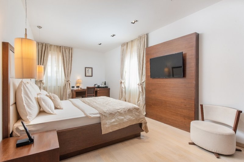 Marmont Heritage Hotel 31