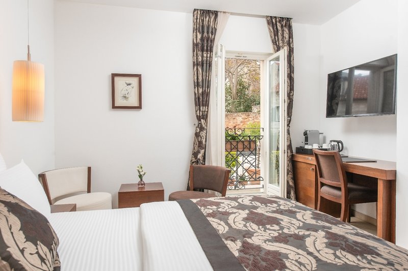 Marmont Heritage Hotel 33