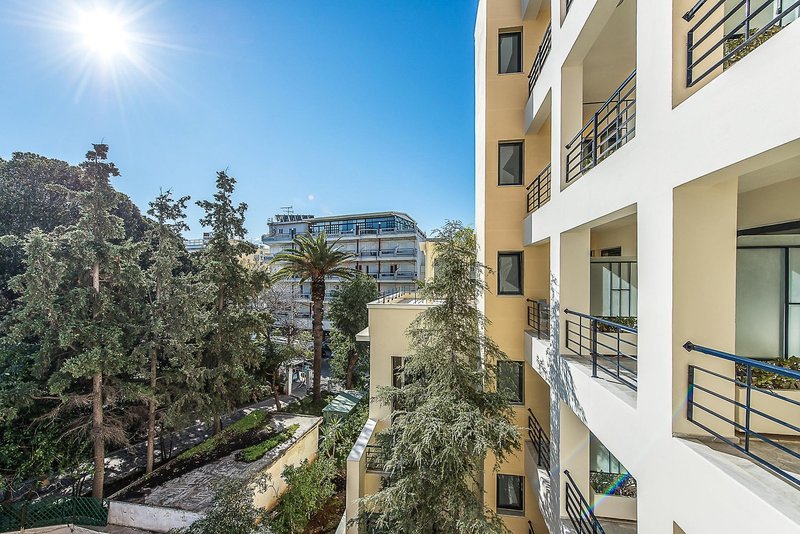 Avra City 11