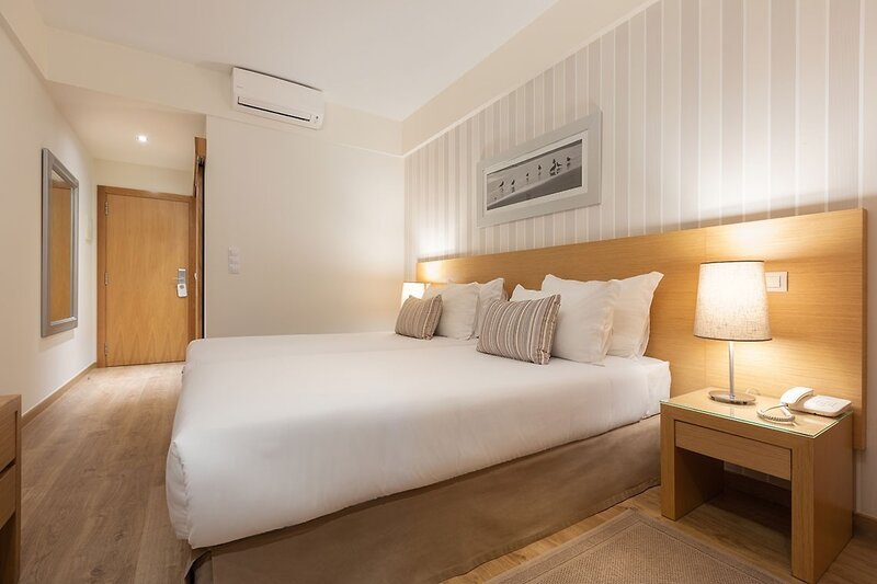 Dom José Beach Hotel 12