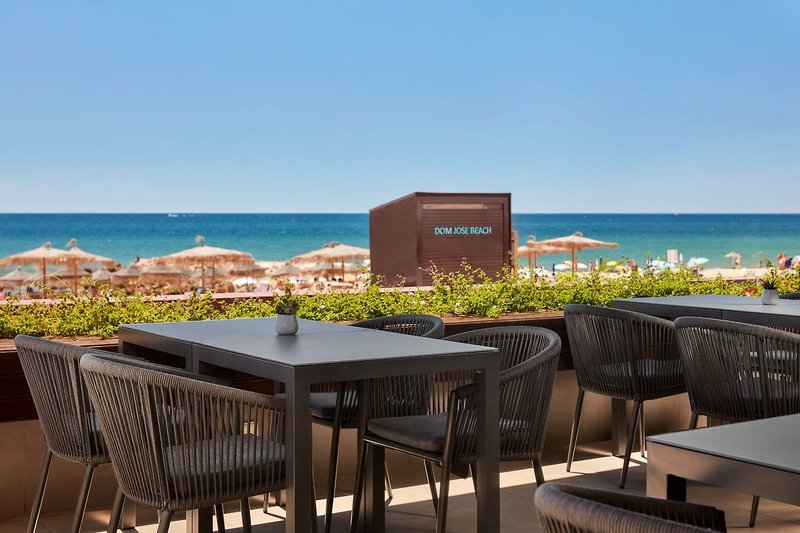 Dom José Beach Hotel 8