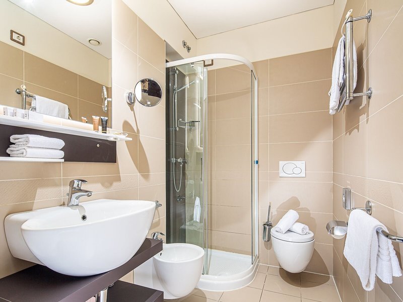 Europalace Hotel 15 - Bathroom Example