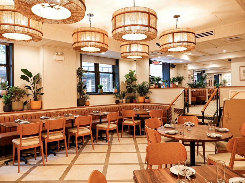 The Shelburne Sonesta New York 11