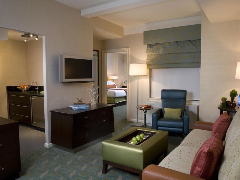 The Shelburne Sonesta New York 18