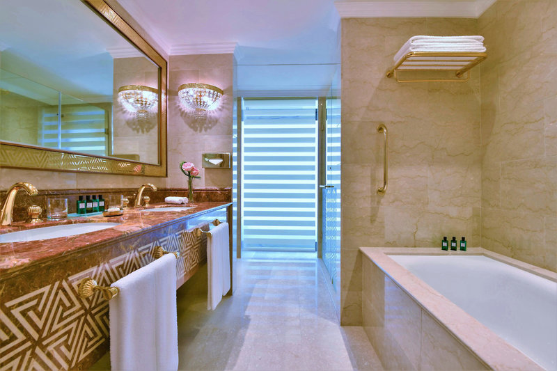 Sheraton Grand Doha Resort & Convention Hotel 12